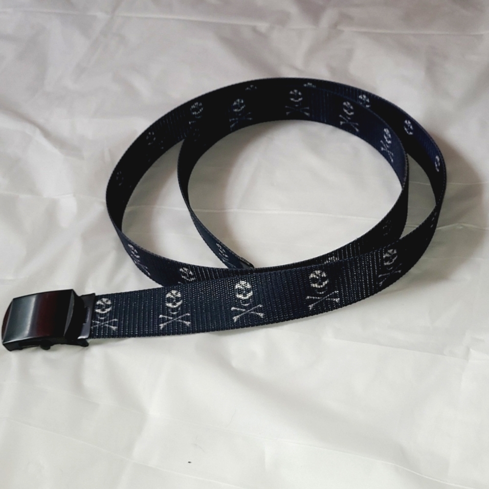 🏴☠️ Unisex Skull & Crossbones Pirate Ratchet Belt - 52" total length ☠️